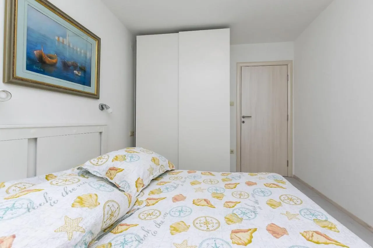 Apartment Ileana Banjol 0*,